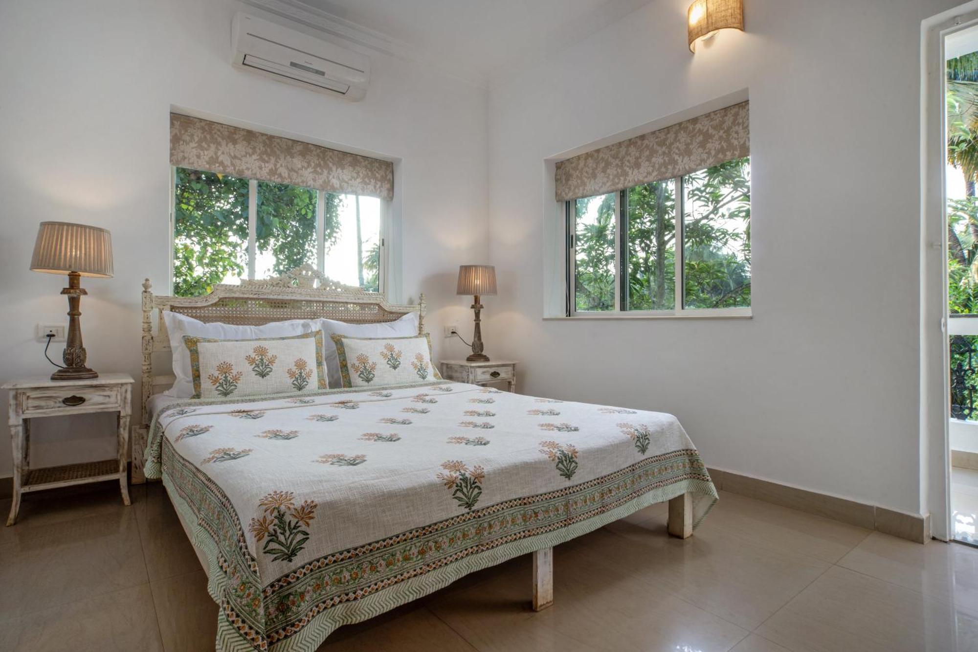 Larisa Beach Resort Morjim Exterior photo